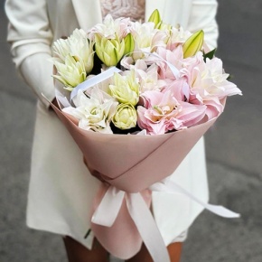 Букет из 7 пионовидных лилий в Серпухове