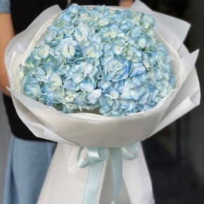 Букет из 5 голубых гортензий в Серпухове