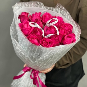Букет "Джозефина" из 15 малиновых роз (50 см) в Серпухове