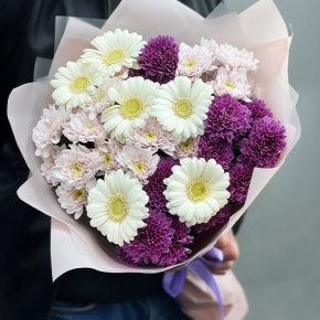 Букет "Сюрприз" из хризантем и гербер в Серпухове