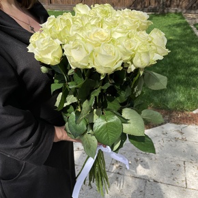 Букет из 21 белой розы (70 см) в Серпухове