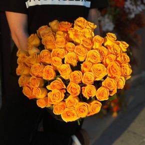 Букет из 51 оранжевой розы (70 см) в Серпухове