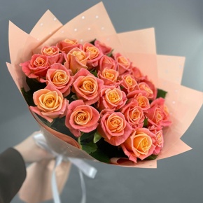 Букет из 25 роз Мисс Пигги (50 см) в Серпухове