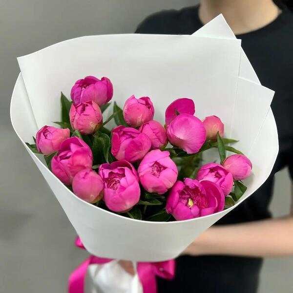 Букет " Малиновый закат" из 15 пионов в Серпухове