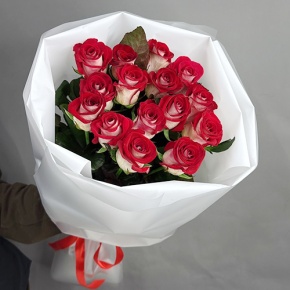 Букет из 15 рубиновых роз (70 см) в Серпухове