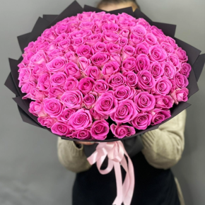 Букет 101 розовой розы Кения (40 см) в Серпухове