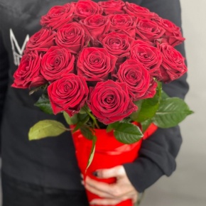 21 красная роза в конусе (50 см) в Серпухове