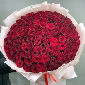 Букет "Париж" из 101 красной розы (60 см) в Серпухове