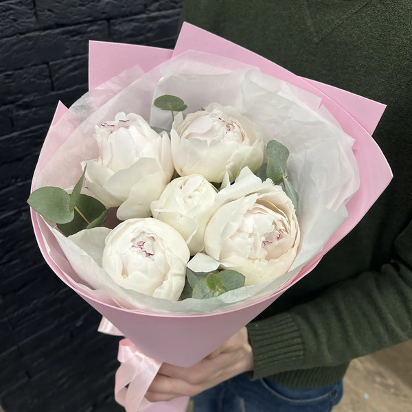Букет из 5 пионов Одиле "Пломбир" в Серпухове