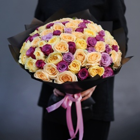 Букет "Стиль" из 75 роз микс (40 см) в Серпухове