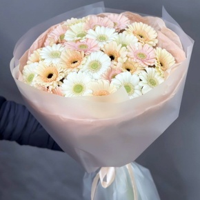 Букет "Гера" из 25 гербер в Серпухове