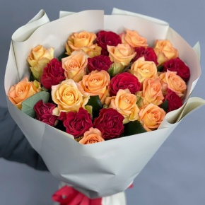 Букет "Прайм" из 25 роз Оранж и Эль Торо (50 см) в Серпухове
