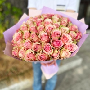 Букет 51 роза Бэлла Роса (40 см) в Серпухове