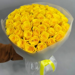 Букет "Золотце" из 51 лимонной розы (40 см) в Серпухове