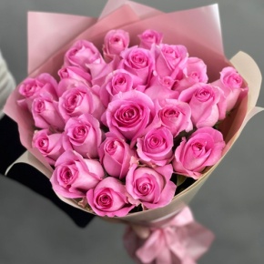 Букет из 25 розовых роз кения (40 см) в Серпухове