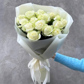 Букет "Умка" из 15 белых роз (50 см) в Серпухове