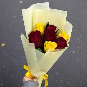 Букет из 7 Кенийских роз (40 см) в Серпухове