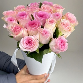 Букет из 21 розы Кения в конусе в Серпухове