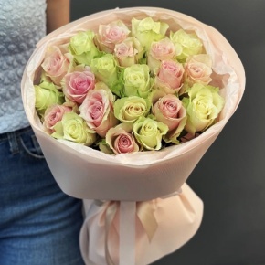 Букет из 21 нежной розы (40 см) в Серпухове