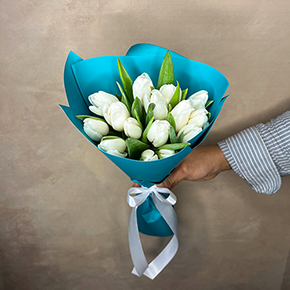 Букет 15 белоснежных тюльпанов в Серпухове