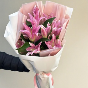 Монобукет из 9 ароматных розовых лилий в Серпухове
