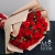 Букет 15 кустовых красных роз в Серпухове Букет 15 кустовых красных роз в Серпухове