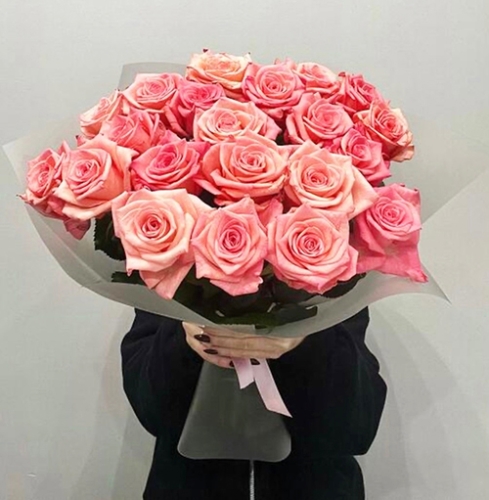 Букет из 21 розовой розы (50 см) в Серпухове