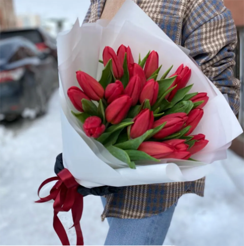 Букет красных тюльпанов в Серпухове