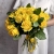 Букет из 25 лимонных роз с рускусом (40 см) в Серпухове Букет из 25 лимонных роз с рускусом (40 см) в Серпухове